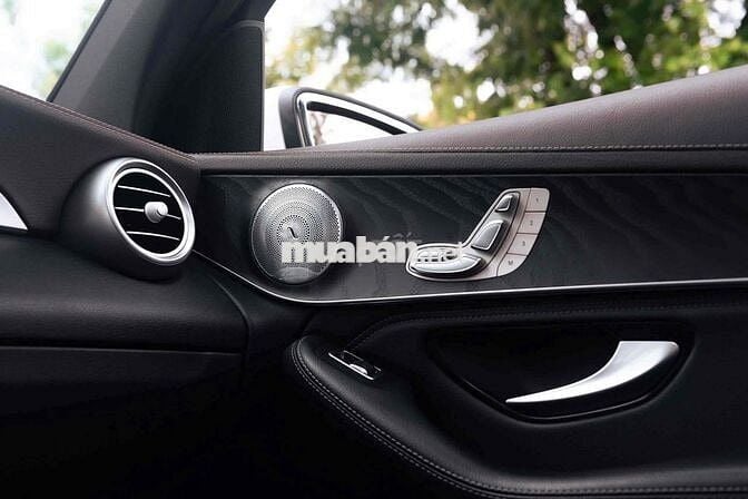 Mercedes GLC300 4Matic Đklđ 2019- Trả trước 350