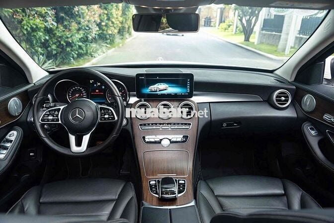 Mercedes C200 Exclusive Đklđ 2020- Trả trước 300