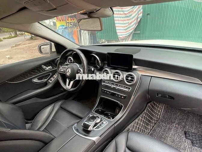 Mercedes Benz C Class  2019 C200 - 50000 km
