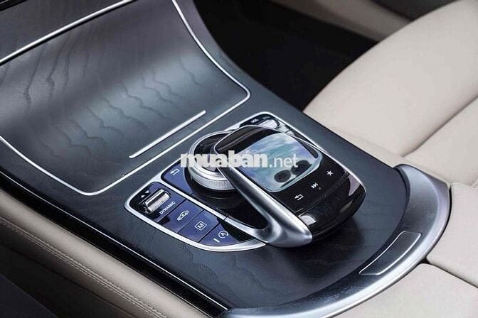 Mercedes- Benz GLC300 Đklđ 2020- trả trước 360