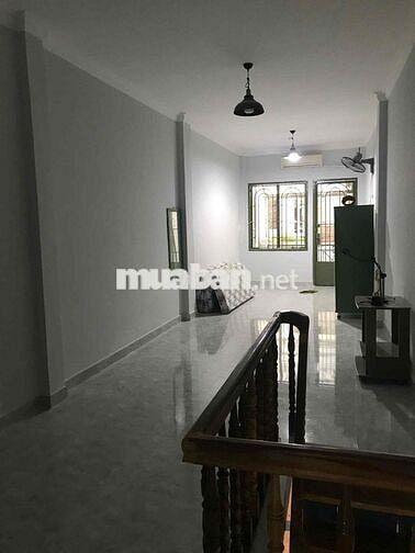 nhà nguyên căn giá rẻ tại Bình Thạnh, giáp quận 1