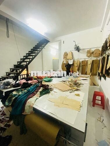 Nhà lầu hoàn công trung tâm lái Thiêu