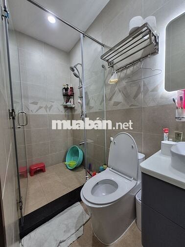 NHÀ ĐẸP Q4- SÁT MT- HẺM 4m- 30m2 - 2 LẦU ĐÚC - GIÁ 5 TỶ NHỈNH