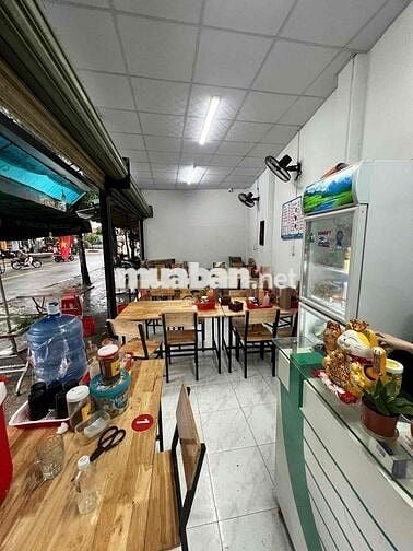 sang gấp quán phở đang hoạt động vì mệt góc 2 măt tiền song hành