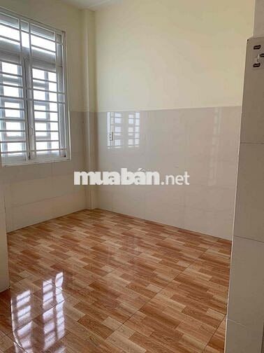 CHO NỮ THUÊ PHÒNG 15m2 QUẬN 8-CÓ BAN CÔNG-CÓ MÁY LẠNH-NL MẶT TRỜI