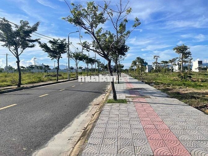 Đất Nam Hoà Xuân gần sông hướng Đông Nam tốt