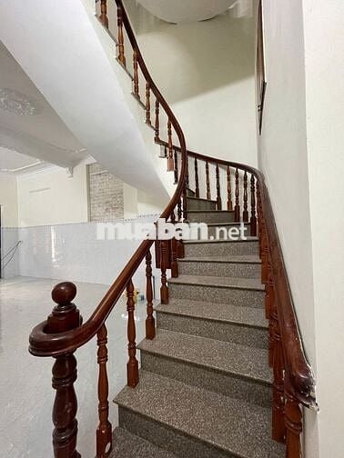 Cho thuê phòng mới rộng rãi trong nhà nguyên căn