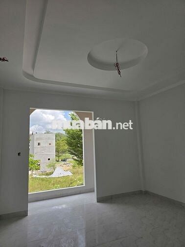 400Tr có nhà lầu phố đẹp 3pn full ODT, đường nhựa