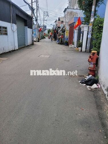 LÔ ĐẤT VITRI ĐẸP CÁCH BỜ KÈ KÊNH THAM LƯƠNG 70M  DÂN CƯ ĐÔNG ĐÚC . SHR