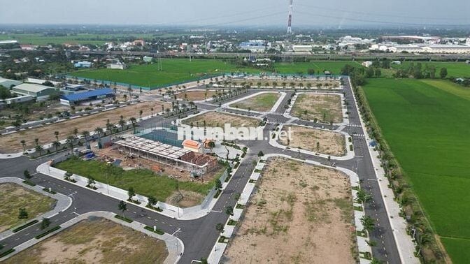 bán gấp lô đất full thổ 1/500 sieu đẹp chỉ 2ty -king hill đối diện ECO