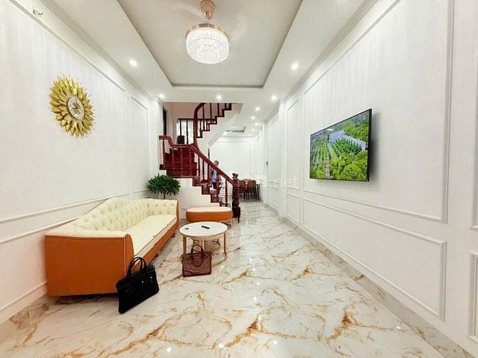 CHO THUÊ NHÀ nguyên căn tại ngõ 173 Hoàng Hoa Thám, DT 40m2x 5 tầng