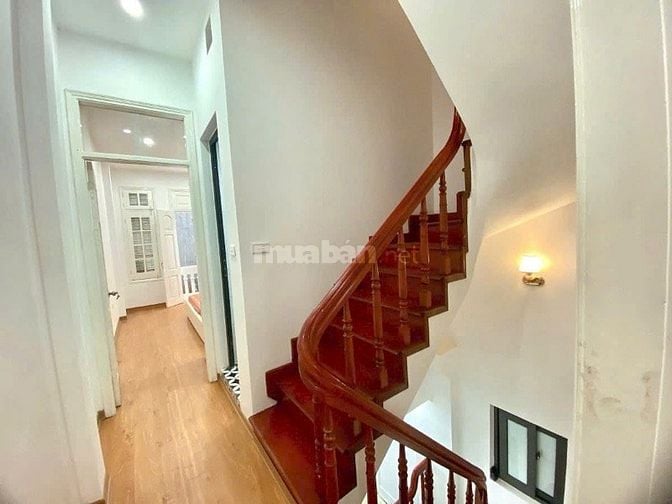 CHO THUÊ NHÀ nguyên căn tại ngõ 173 Hoàng Hoa Thám, DT 40m2x 5 tầng