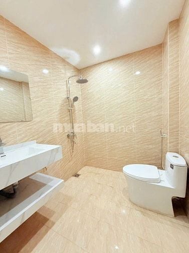 CHO THUÊ NHÀ nguyên căn tại ngõ 173 Hoàng Hoa Thám, DT 40m2x 5 tầng