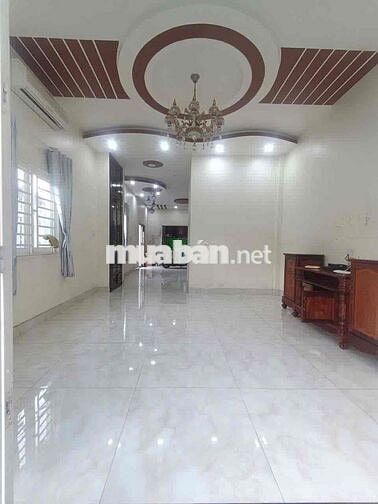 CHO THUÊ NHÀ SÂN OTO ĐƯỜNG 9, LINH TÂY, GẦN CC LINH TÂY,KHA VẠN CÂN