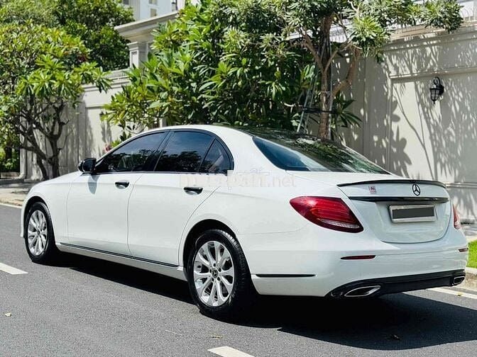 Mercedes Benz E Class 2018 E200 - 80000 km