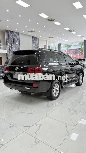 Toyota Land Cruiser 4.6V8 sản xuất 2019.Xe quá mới