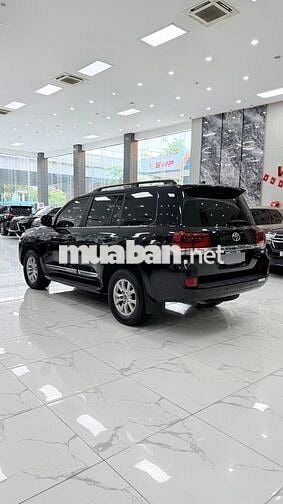 Toyota Land Cruiser 4.6V8 sản xuất 2019.Xe quá mới