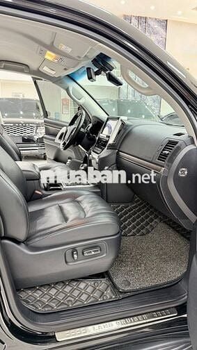 Toyota Land Cruiser 4.6V8 sản xuất 2019.Xe quá mới