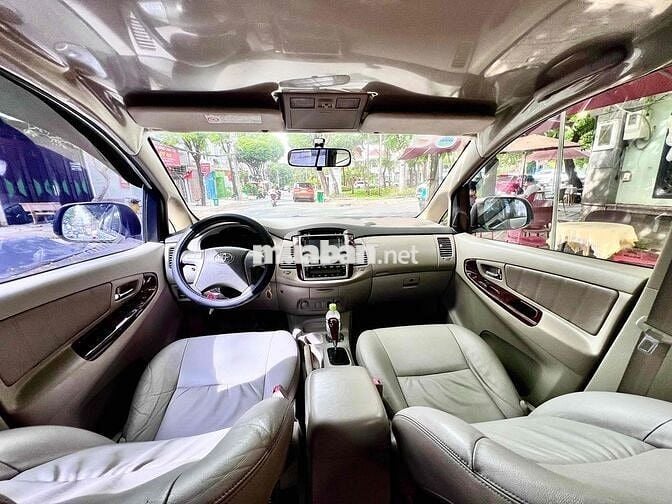 Toyota Innova 2012 2.0V - 125000 km