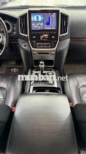 Toyota Land Cruiser 4.6V8 sản xuất 2019.Xe quá mới