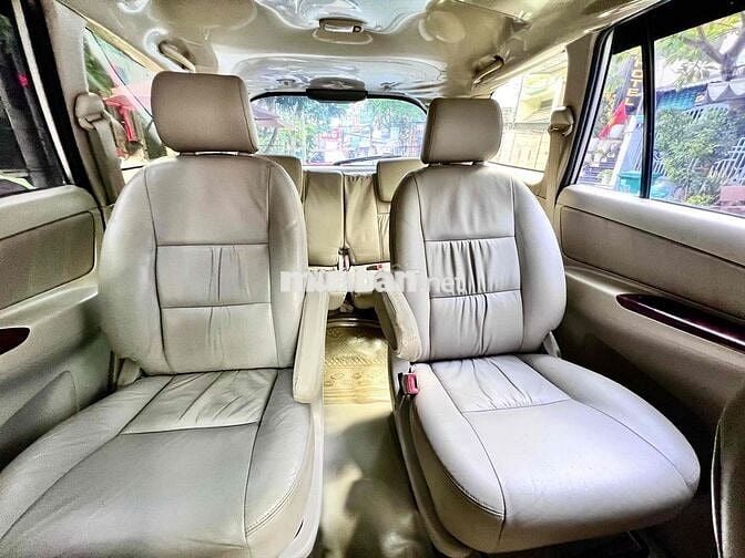 Toyota Innova 2012 2.0V - 125000 km