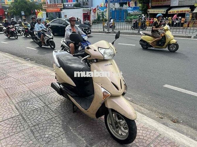 xe honda Lade binh xang phun Fi nhut doi 2012