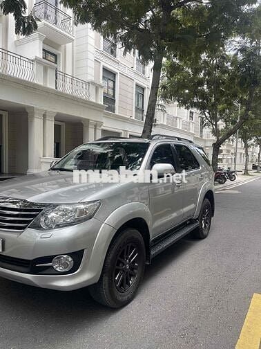 Toyota Fortuner 2015 2.7V 4x4 - 90000 km