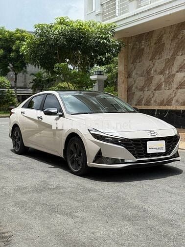 Hyundai Elantra 1.6 AT Đặc biệt Model 2023