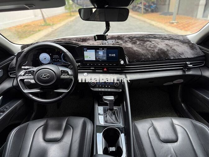 Hyundai Elantra 1.6 AT Đặc biệt Model 2023
