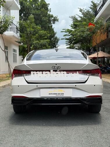 Hyundai Elantra 1.6 AT Đặc biệt Model 2023