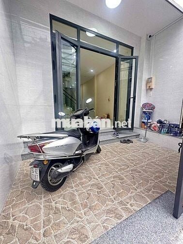 CHO THUÊ NHÀ QUANG TRUNG P10 HẺM XE TẢI