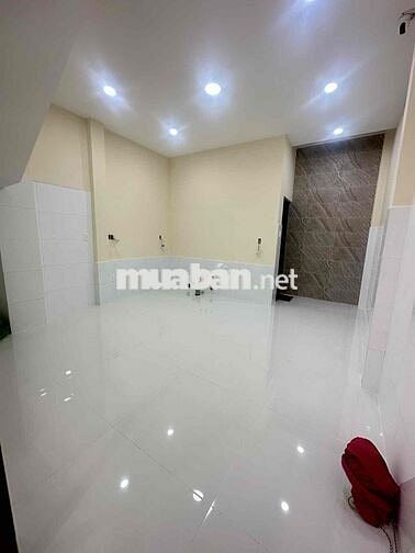 CHO THUÊ NHÀ QUANG TRUNG P10 HẺM XE TẢI