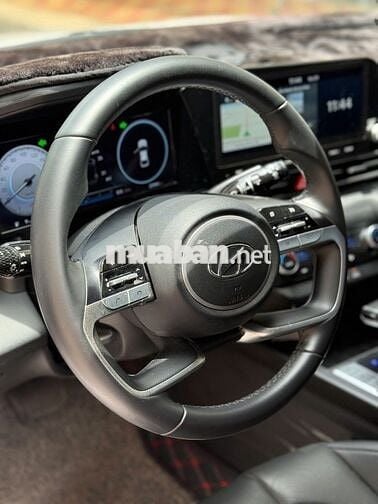 Hyundai Elantra 1.6 AT Đặc biệt Model 2023