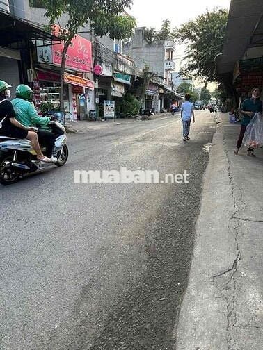 Bán Nhà 2 Tầng và 7ptro Thu nhập Ổn Định TTHC Dĩ An