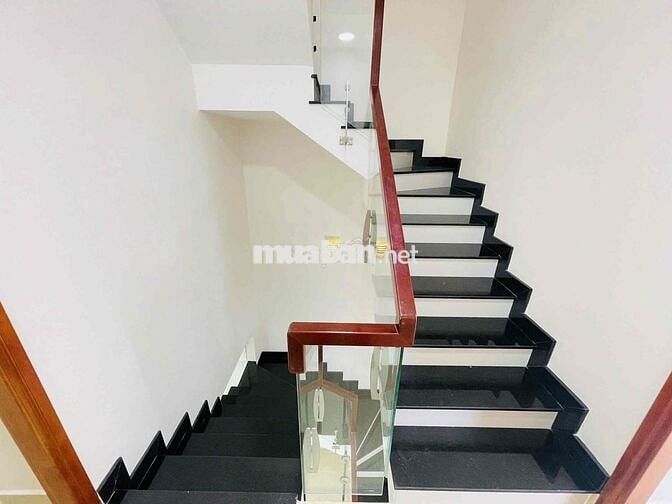 CHO THUÊ NHÀ MỚI 8x15 4TẦNG GẦN NGÃ TƯ BÌNH PHƯỚC,CHỢ ĐẦU MỐI THỦ ĐỨC
