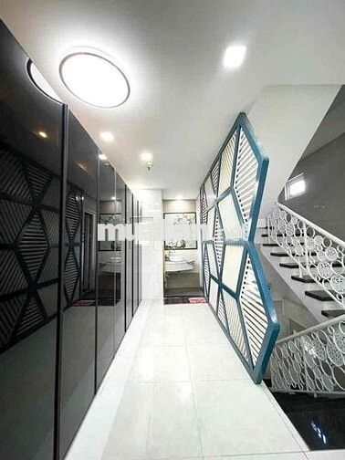 Bán Nhà 4 Tầng - SHR- 81m2 - 5 Phòng Ngủ - Xe Hơi Ngủ Trong Sân Nhà