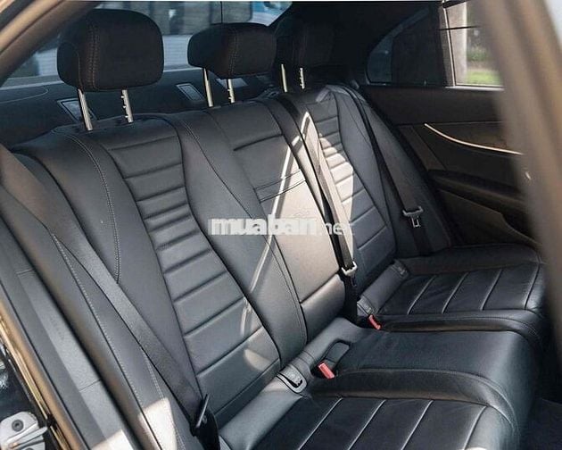 Mercedes E200 Sport - ĐKLĐ 2020 - Lên nhiều option