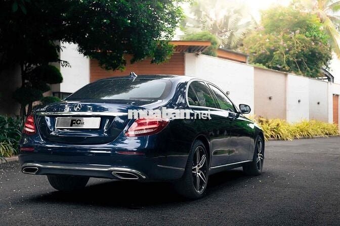 Mercedes E200 model 2017 - 1 chủ - Xanh Cavansite