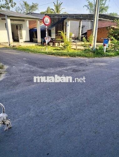 Cần bán nhà đất 2 mặt tiền, mặt tiền đường nhựa bên cạnh đường đất