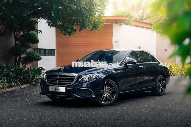 Mercedes E200 model 2017 - 1 chủ - Xanh Cavansite