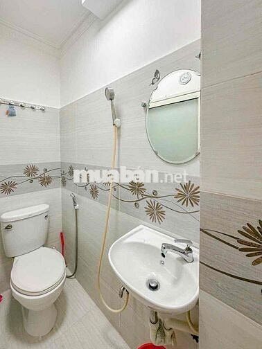 📣TT Q6 nhà 3 tầng 2pn 2wc 1 phòng giật, sân thượng