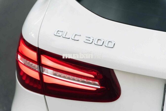 Mercedes GLC300 4Matic - ĐKLĐ 2020 - Trắng Đen