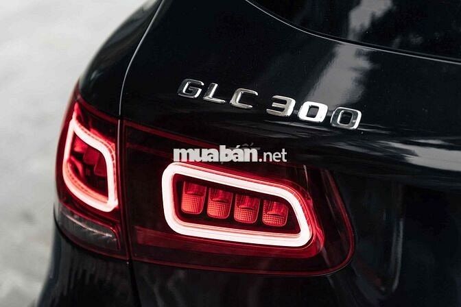 Mercedes GLC300 4Matic Facelift - ĐKLĐ 2020 - Đen