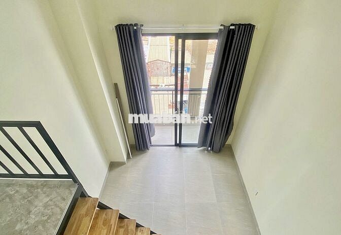 Duplex ban công 30m2 Âu Dương Lân quận 8