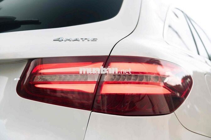 Mercedes GLC300 4Matic - ĐKLĐ 2020 - Trắng Đen