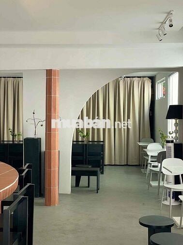 Quán mặt tiền 102 Trần Bình Trọng, full nội thất máy móc