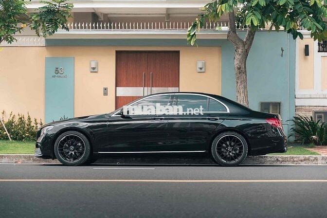 Mercedes E200 Sport - ĐKLĐ 2020 - Lên nhiều option