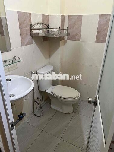 Nhà Trọ Quận 4 Đẹp Rẻ Có Máy Lạnh, WC, hẻm xe hơi