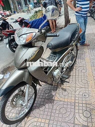 Future 2001 mới.đẹp.máy êm chưa chẻ máyít hao xăng