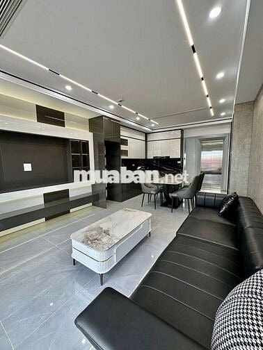 “Nhà phố Bồ Đề 42m², 7 tầng thang máy, gara ô tô, full nội thất”